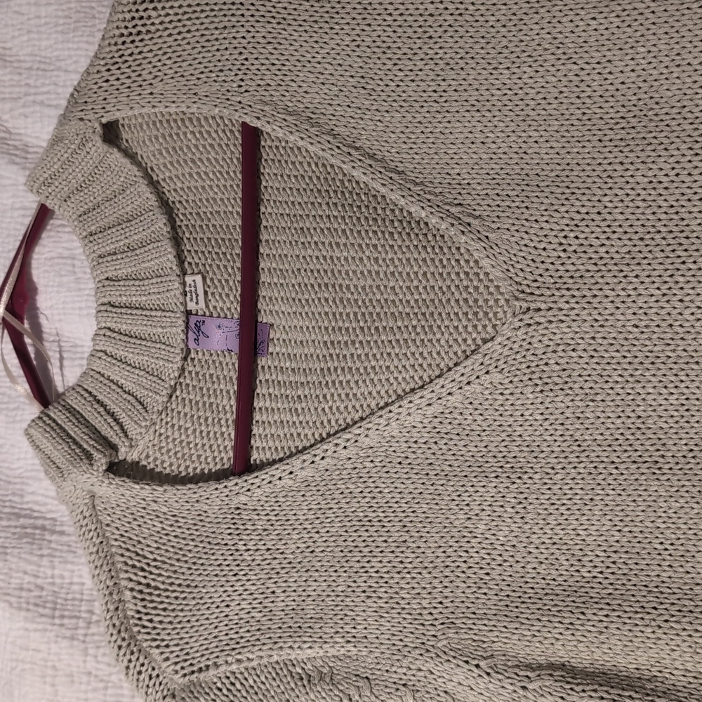 Keyhole sweater - Picture 2 of 3